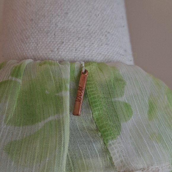 Misa Los Angeles Green Floral Ruffle Blouse Size Medium - Picture 5 of 12